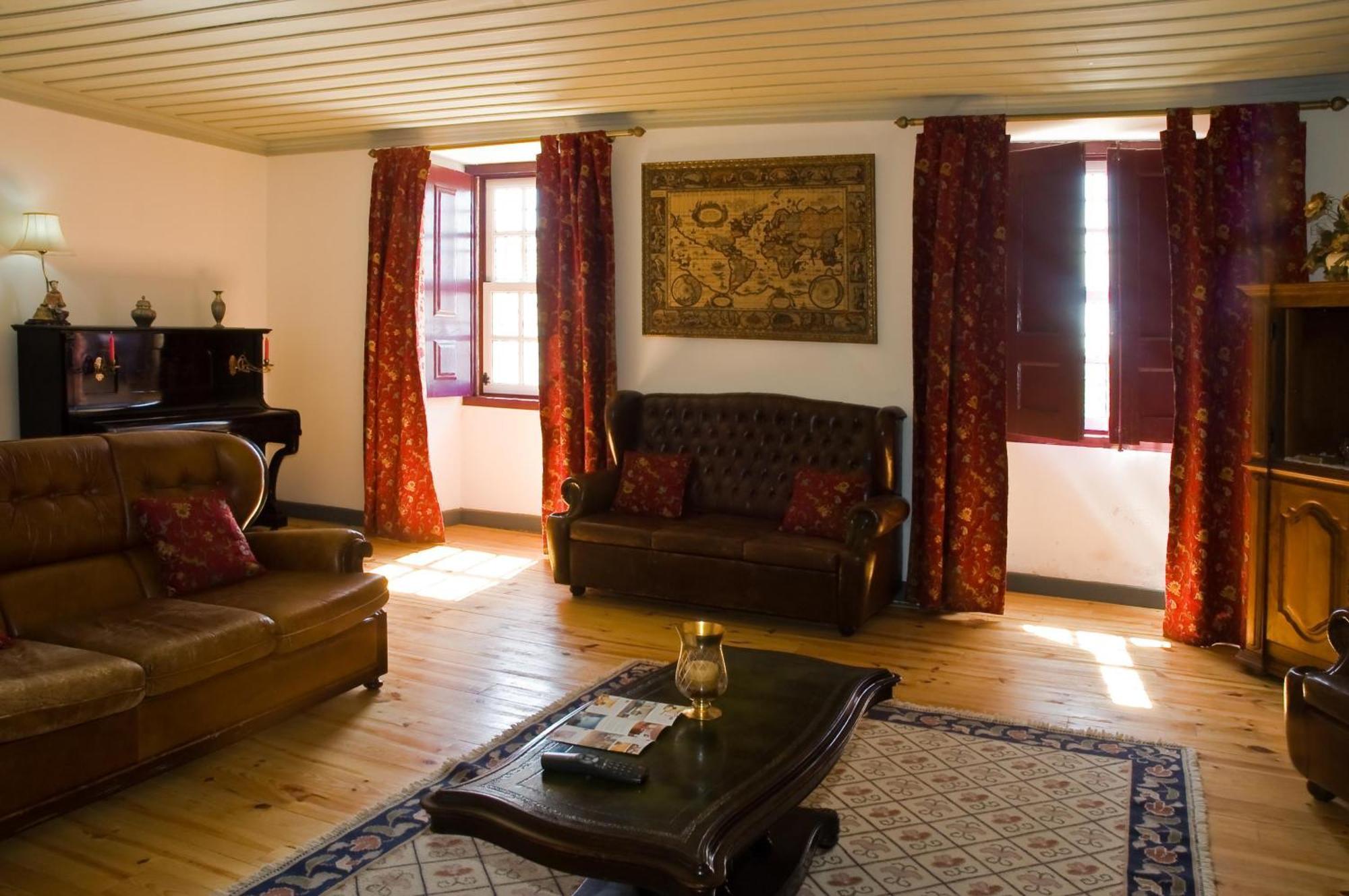 Solar Dos Caldeira E Bourbon Guest House Zebras Bagian luar foto